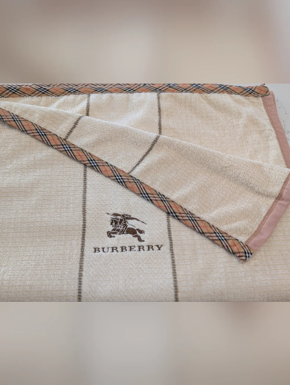 Burberry Nova Check Blanket - EUC - Cream 77x54 Inches - Picture 16 of 16